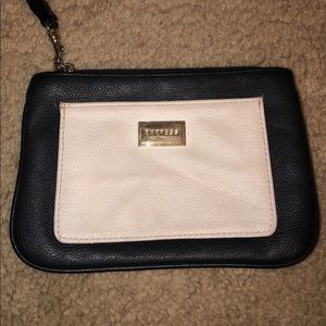 Express wristlet